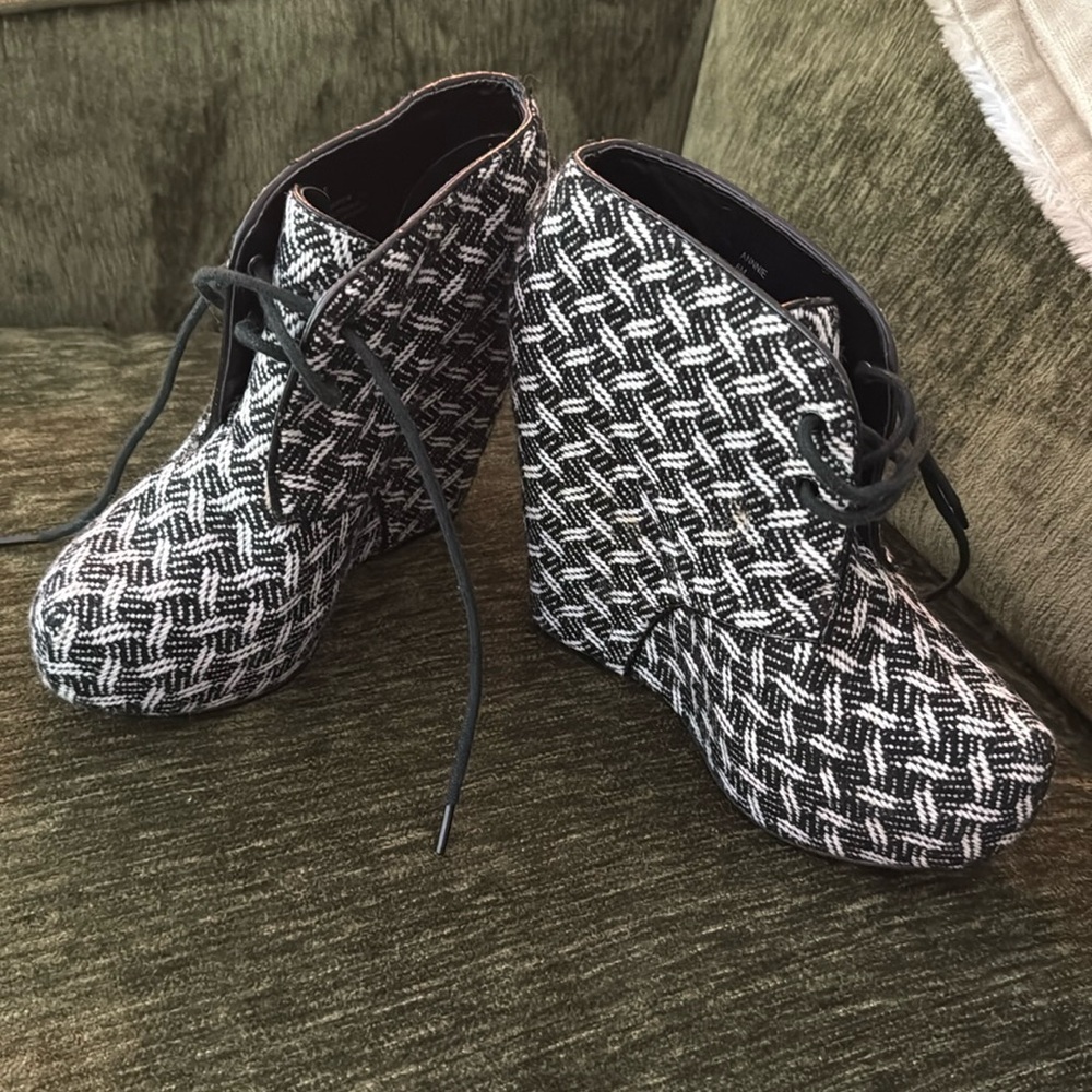 Steve Madden Annie Platform Bootie - Black/Multi size 6 (BL) - Picture 1 of 7